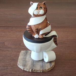 Comic & Curious Cats "All Tied Up" Collectable Cat Figurine by Linda Jane Smith
